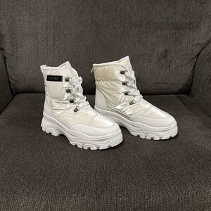 Bebe Women's Shiny White Winter Boots